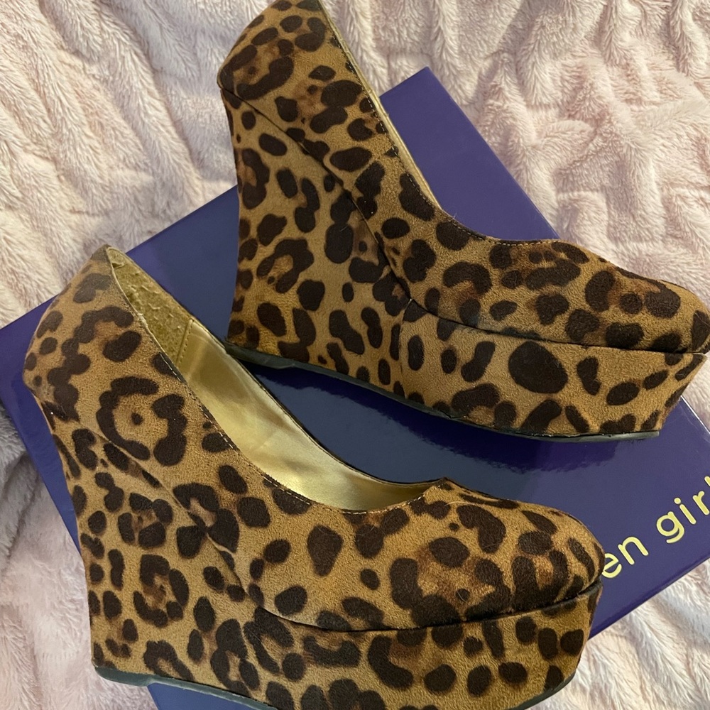 Leopard Wedges - Picture 2 of 6